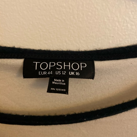 Topshop cropped tee w arm and neck details - Picture 2 of 4